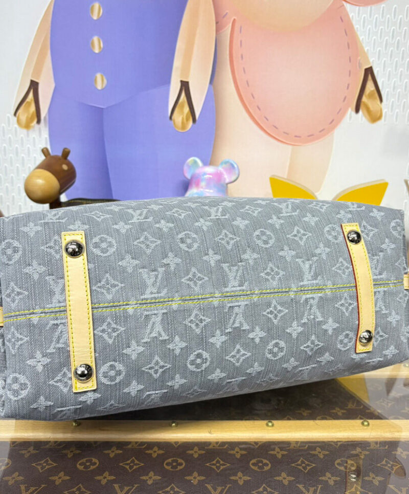 Louis Vuitton CarryAll MM M13289 Gray